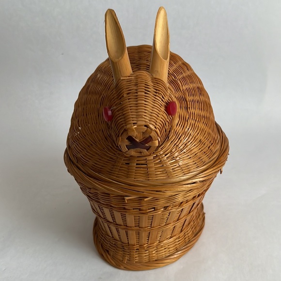 Vintage Rabbit Wicker Basket - Picture 5 of 10